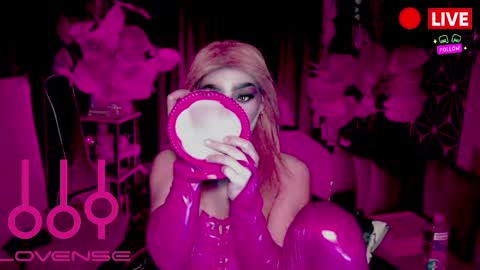 THE QUEEN ALPHA   Queen Medusa Prey online show from 04-21-26, 02:56