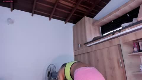 medussa13 online show from 11-25-25, 01:11