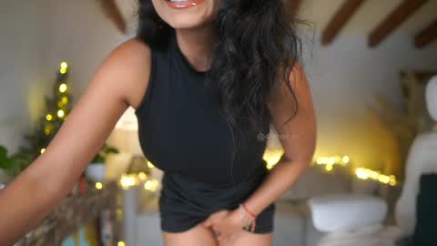 Snapshot of meegan1 chatting on 12-14-24, 07:14 Andrea online show from 12-14-24, 07:14