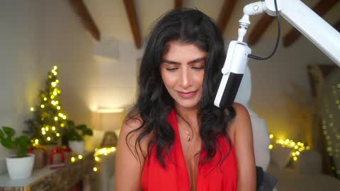 Snapshot of meegan1 chatting on 12-31-24, 08:34 Andrea online show from 12-31-24, 08:34