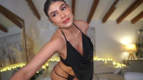 Snapshot of meegan1 chatting on 01-26-25, 06:48 Andrea online show from 01-26-25, 06:48