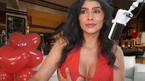 Snapshot of meegan1 chatting on 02-14-25, 10:04 Andrea online show from 02-14-25, 10:04