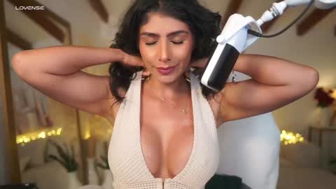 Snapshot of meegan1 chatting on 02-17-25, 03:42 Andrea online show from 02-17-25, 03:42