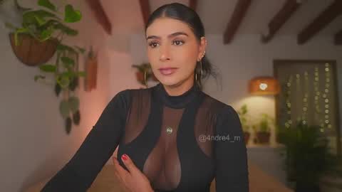 Snapshot of meegan1 chatting on 11-08-25, 11:21 Andrea online show from 11-08-25, 11:21