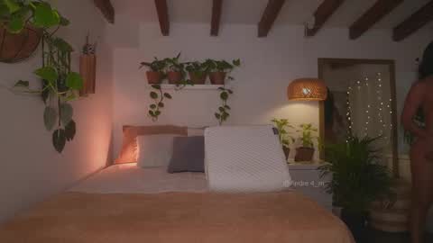 Snapshot of meegan1 chatting on 11-16-25, 11:49 Andrea online show from 11-16-25, 11:49