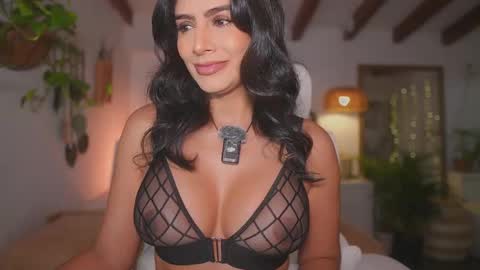 Snapshot of meegan1 chatting on 11-27-25, 11:45 Andrea online show from 11-27-25, 11:45