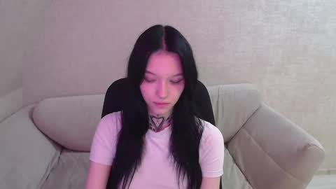 Snapshot of mefwhore chatting on 02-24-25, 07:41 mefwhOre online show from 02-24-25, 07:41