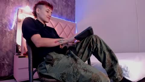 M E G A N online show from 01-28-25, 07:53