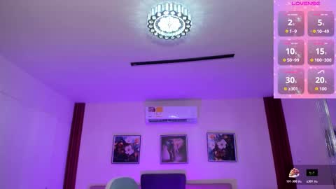 Snapshot of megan_bigboobs3 chatting on 11-07-25, 10:15 Megan online show from 11-07-25, 10:15