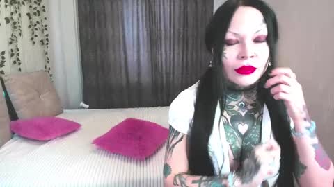 Helena Tuman online show from 01-10-25, 07:04