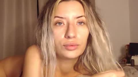 Megan Blazee  online show from 11-04-25, 09:36