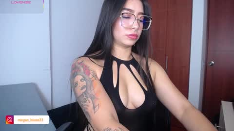 Megan Bluee online show from 11-27-25, 04:20