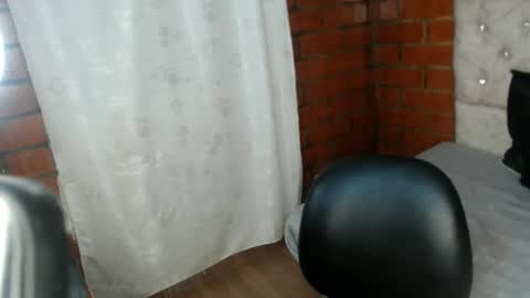 Snapshot of megan_coop3r_ chatting on 06-01-26, 09:00 Megan and sophi online show from 06-01-26, 09:00