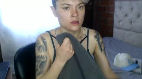 Megan and sophi online show from 07-04-26, 12:22