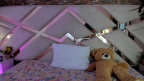     online show from 12-02-25, 12:21