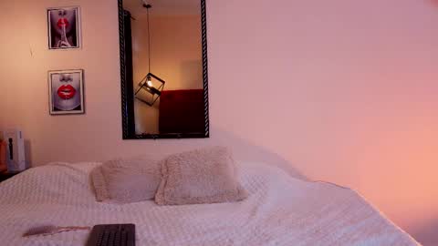 megan do santos online show from 09-24-25, 08:01