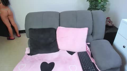 megan_latinn online show from 04-11-26, 05:12