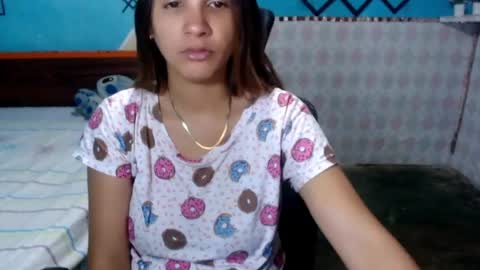 Snapshot of megan_little_ chatting on 07-04-26, 04:02 amanda online show from 07-04-26, 04:02
