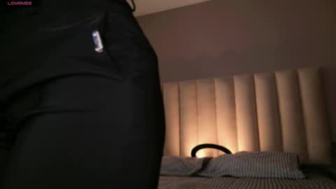     online show from 11-11-25, 12:16