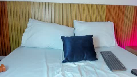 Snapshot of megan_rossee_ chatting on 11-26-25, 02:34 M E G A N online show from 11-26-25, 02:34