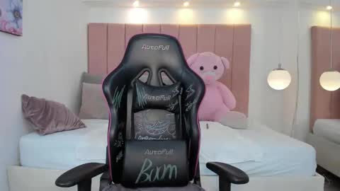 Snapshot of megan_sofiaa_ chatting on 03-05-26, 12:12 Megan online show from 03-05-26, 12:12