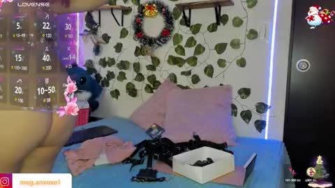 Snapshot of megan_xoxo1 chatting on 12-06-24, 12:49 Megan online show from 12-06-24, 12:49