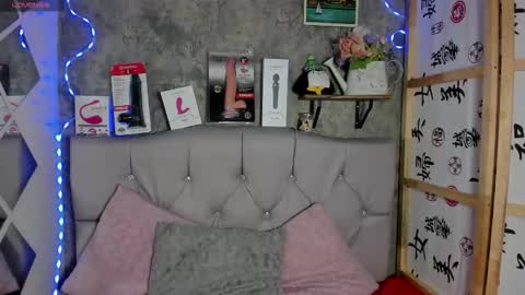 Snapshot of megan_xoxo1 chatting on 09-12-25, 11:32 Megan online show from 09-12-25, 11:32