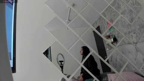 Snapshot of megan_xoxo1 chatting on 09-17-25, 12:51 Megan online show from 09-17-25, 12:51