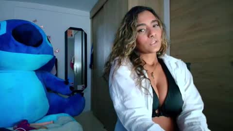 M E G A N   online show from 11-27-25, 04:47