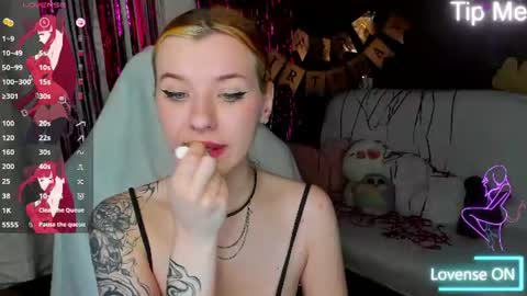 Snapshot of megancat333 chatting on 06-15-26, 12:13 megancat333 online show from 06-15-26, 12:13