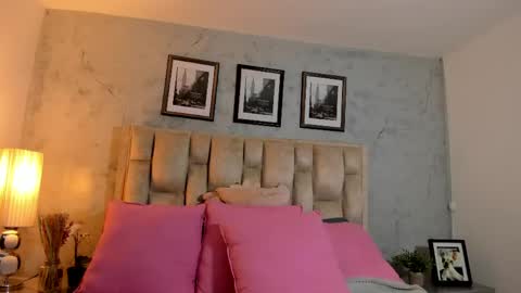 Snapshot of meganfennix chatting on 06-05-26, 11:49 meganfennix online show from 06-05-26, 11:49