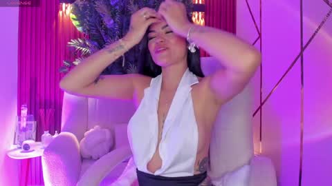 Snapshot of meganfox9 chatting on 05-20-26, 04:02 Megan Nice to meet you online show from 05-20-26, 04:02