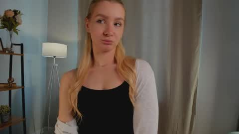 Elly online show from 05-06-26, 10:09
