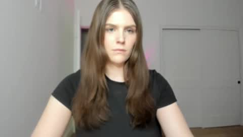 Snapshot of meganholly00 chatting on 02-13-25, 04:32 Megan online show from 02-13-25, 04:32