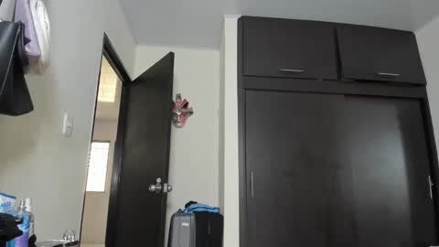 megan        online show from 04-22-26, 02:29