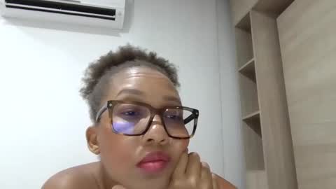 Snapshot of meganhotxx2 chatting on 06-26-26, 02:49 megan online show from 06-26-26, 02:49