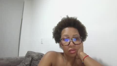 Snapshot of meganhotxx2 chatting on 07-14-26, 04:39 megan online show from 07-14-26, 04:39