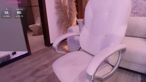 Megan  online show from 11-04-25, 08:30