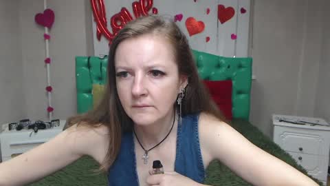 Snapshot of meganpirs chatting on 05-10-26, 05:01 MeganPirs online show from 05-10-26, 05:01