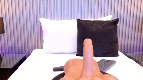 Megan  online show from 05-01-26, 10:47