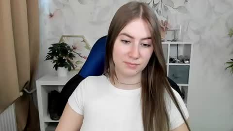 Snapshot of meganx_candy chatting on 06-18-26, 10:30 Megan online show from 06-18-26, 10:30
