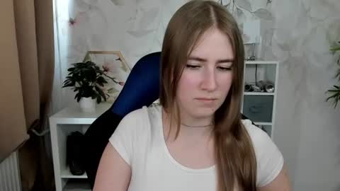 Snapshot of meganx_candy chatting on 06-25-26, 12:31 Megan online show from 06-25-26, 12:31