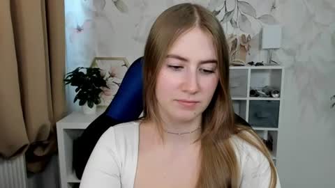 Snapshot of meganx_candy chatting on 07-06-26, 12:24 Megan online show from 07-06-26, 12:24