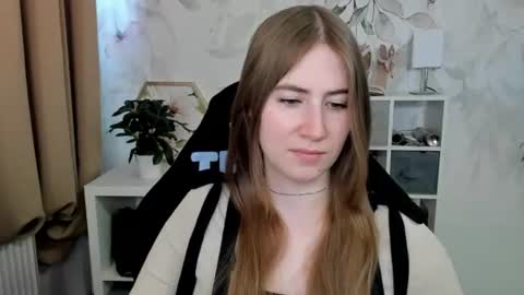 Snapshot of meganx_candy chatting on 07-10-26, 05:45 Megan online show from 07-10-26, 05:45