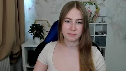 Snapshot of meganx_candy chatting on 07-13-26, 11:24 Megan online show from 07-13-26, 11:24