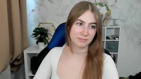 Snapshot of meganx_candy chatting on 07-15-26, 10:20 Megan online show from 07-15-26, 10:20