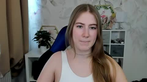 Snapshot of meganx_candy chatting on 07-16-26, 10:10 Megan online show from 07-16-26, 10:10