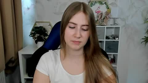 Snapshot of meganx_candy chatting on 07-22-26, 12:19 Megan online show from 07-22-26, 12:19