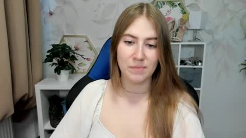 Snapshot of meganx_candy chatting on 07-27-26, 05:25 Megan online show from 07-27-26, 05:25