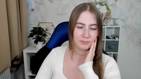 Snapshot of meganx_candy chatting on 07-28-26, 06:31 Megan online show from 07-28-26, 06:31